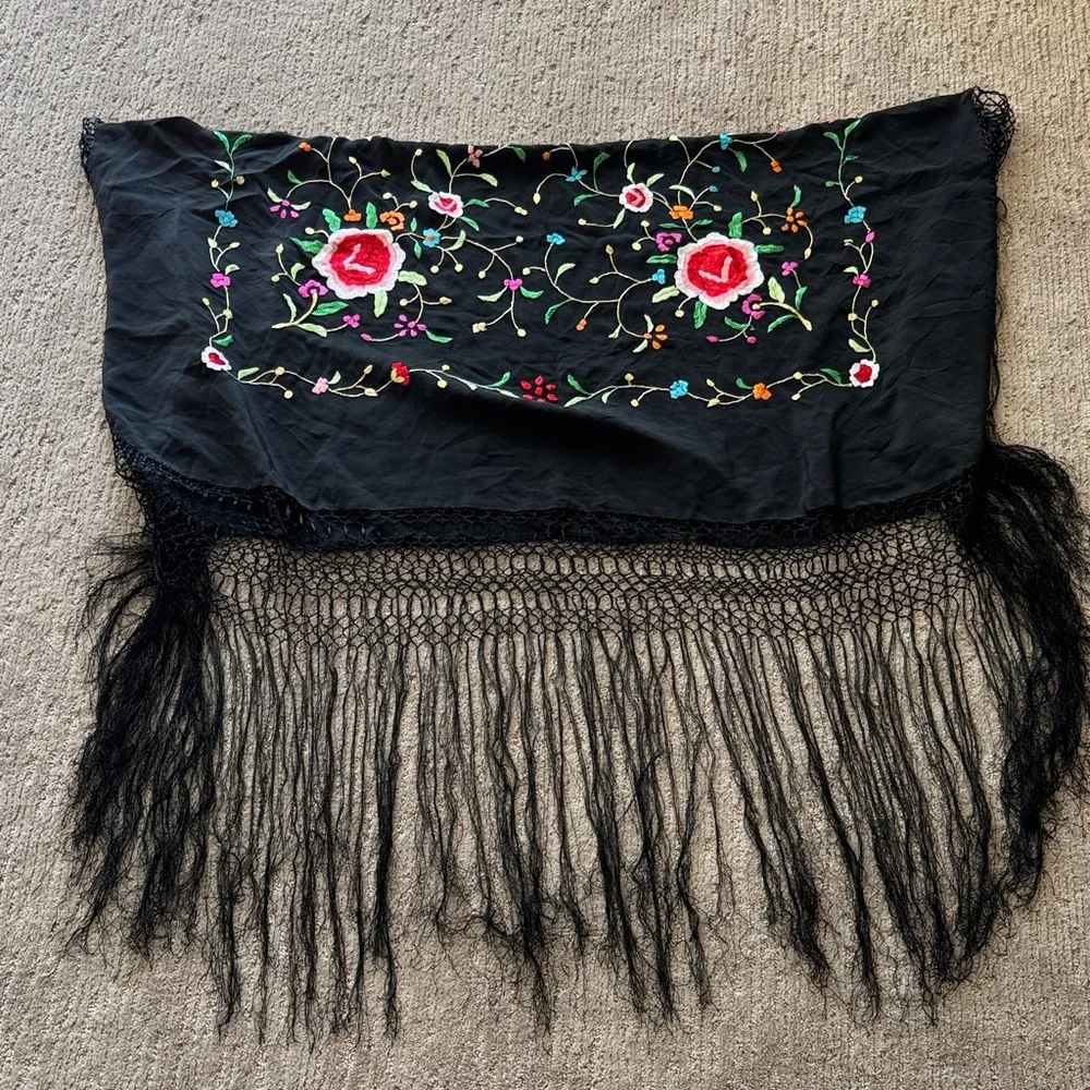 Vintage Artesania Reyes Madrid Black Floral Embroidered Silk Shawl with Fringe - Picture 1 of 8